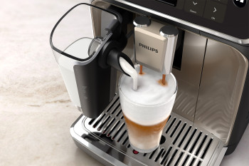 Philips Series 5500 Fully automatic espresso machine image 3