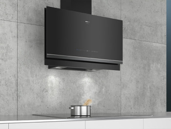 Siemens LC97FVW62S iQ700 Wall-Mounted Cooker Hood image 3