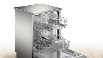 Bosch SMS4HKI00G Series 4 Freestanding Dishwasher image 3