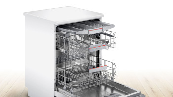 Bosch SMS6ZCW00G Series 6 Freestanding Dishwasher image 1