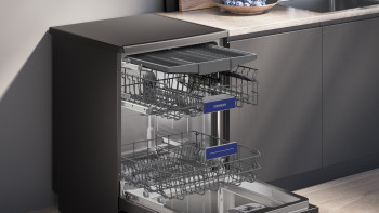 Siemens SN23EC03ME iQ300 Freestanding Dishwasher image 4