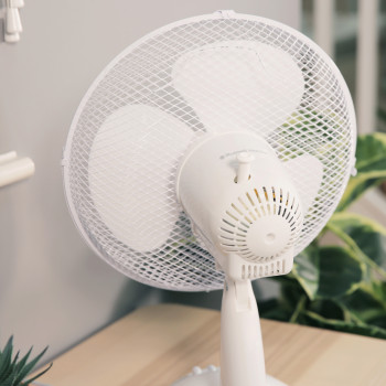 Russell Hobbs RHPDF1221 12” Desk Fan - White image 1