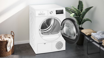 Siemens iQ300 WT45N203GB Freestanding Condenser Tumble Dryer image 2