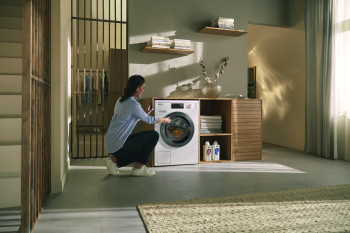Miele WED164 WCS Freestanding Washing Machine image 1